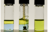 在微流控PDMS芯片中应用可切换亲水溶剂，实现大豆油的高效液-液萃取